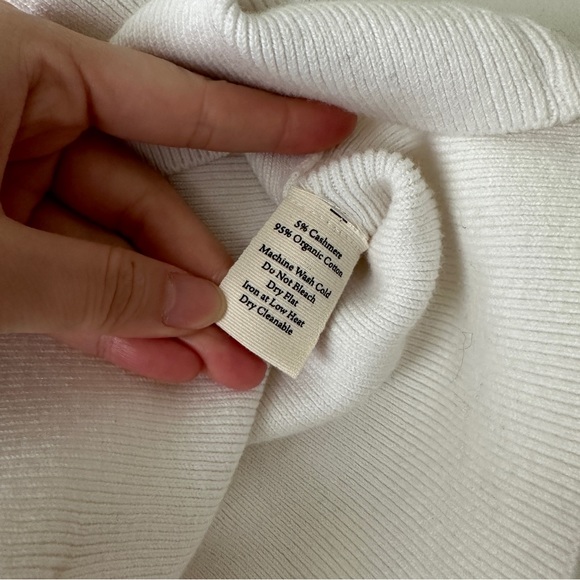 James Street Co Keaton Vest in White - Picture 5 of 6